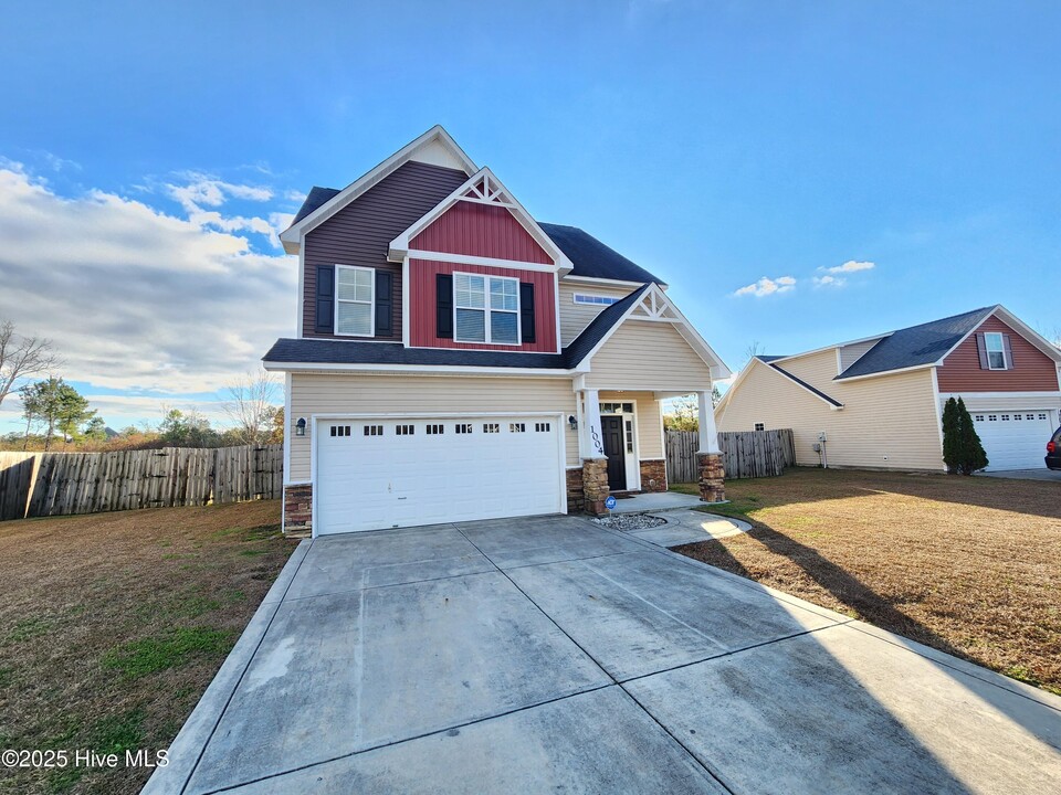 1004 Limeston Dr in Jacksonville, NC - Building Photo