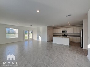 6785 Branham Mill Ct in Zephyrhills, FL - Building Photo - Building Photo