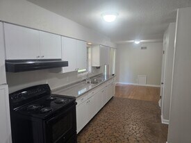 20 Sweetbriar Cir in Jackson, TN - Building Photo
