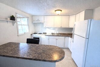 532 Park Ave in Centereach, NY - Building Photo - Building Photo