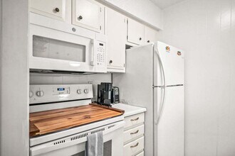 2025 Eleventh St in Port Aransas, TX - Foto de edificio - Building Photo