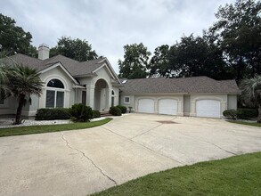 29 Sussex Ln in Hilton Head Island, SC - Building Photo - Building Photo