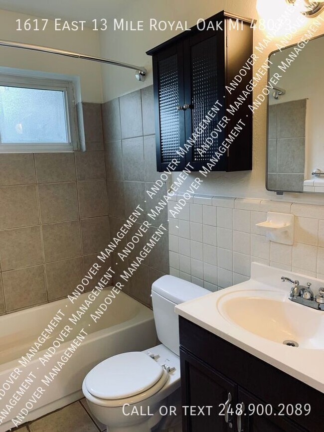 1617 E Thirteen Mile Rd in Royal Oak, MI - Building Photo - Building Photo