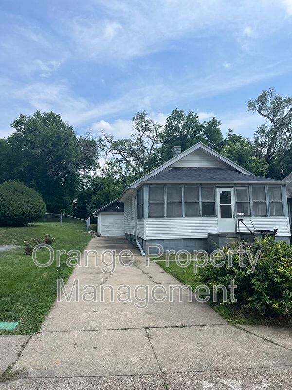 property at 5723 N 33rd Ave