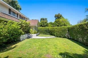 3969 Longridge Ave in Los Angeles, CA - Building Photo