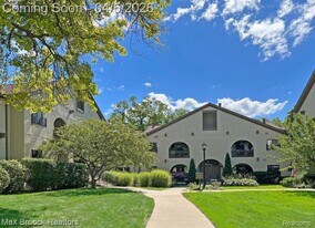 42160 Woodward Ave in Bloomfield Hills, MI - Building Photo