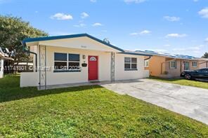 5310 NW 49th Ter in Tamarac, FL - Foto de edificio - Building Photo