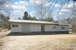 909 Fisher St in Concord, NC - Building Photo