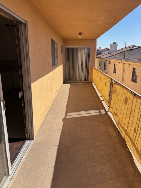 15903 Halldale Ave, Unit 14 in Gardena, CA - Building Photo - Building Photo