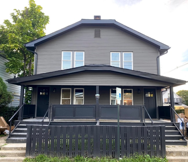 property at 719 S 17th St