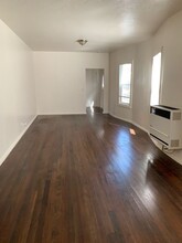 2849-2851 Helen St in Oakland, CA - Foto de edificio - Building Photo