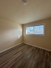 1570 Waverly Dr SE in Albany, OR - Building Photo - Building Photo