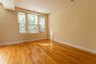2222 W Belden Ave in Chicago, IL - Building Photo - Building Photo