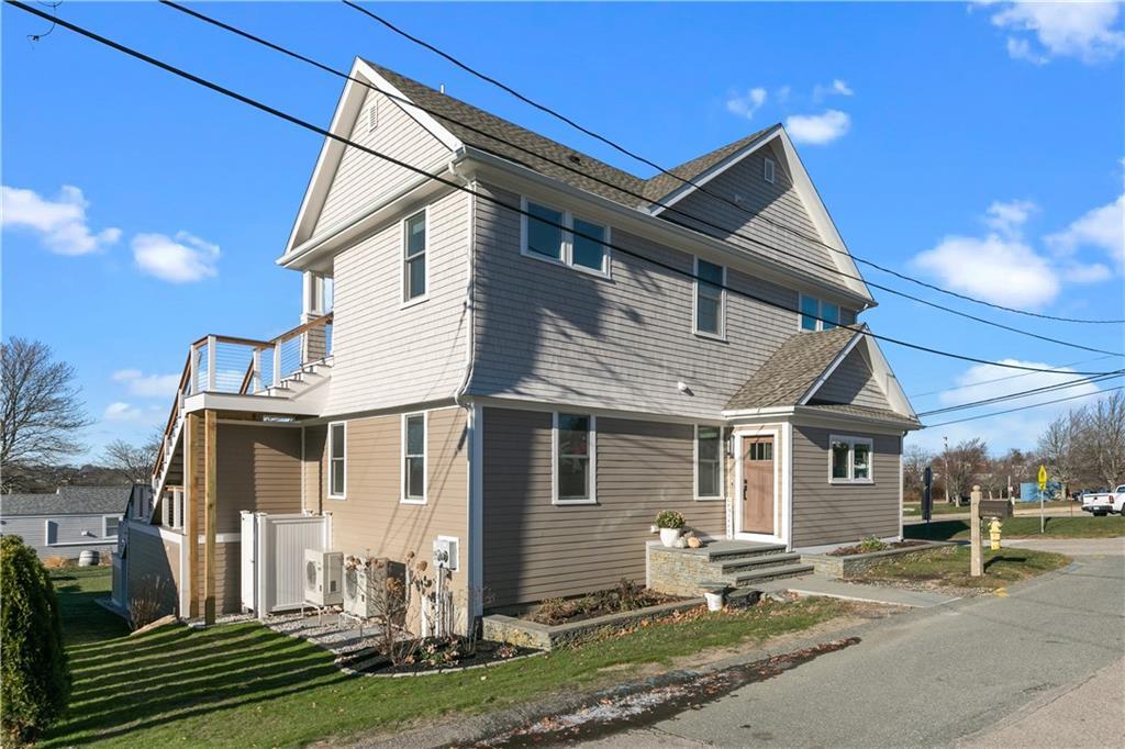 174 Renfrew Ave in Middletown, RI - Building Photo