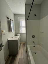 4 E Main St in Plainville, CT - Building Photo - Building Photo