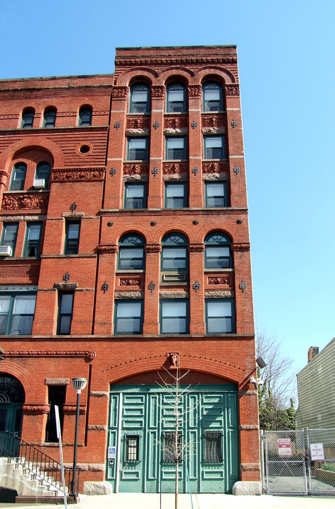 Thomas J. Stewart Apartments in Jersey City, NJ - Foto de edificio