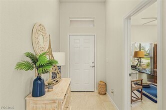 246 NE 10th Pl in Cape Coral, FL - Building Photo - Building Photo