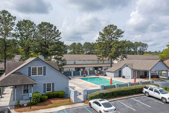 Vesta Creeks Run Townhomes and Apartments in North Charleston, SC - Foto de edificio - Building Photo