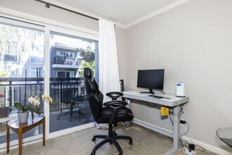 183 Del Medio Ave in Mountain View, CA - Building Photo - Building Photo