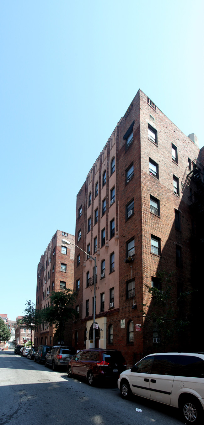 90-11 149th St in Jamaica, NY - Building Photo - Building Photo