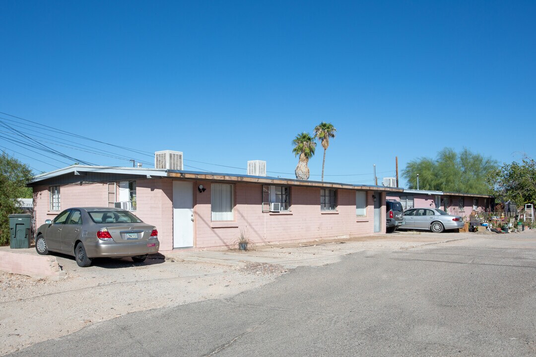 260-266 W Blacklidge Dr in Tucson, AZ - Building Photo