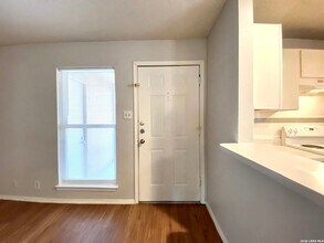 5225 Meadow Field in San Antonio, TX - Building Photo - Building Photo