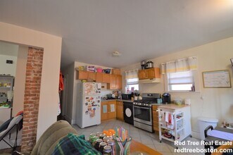 505 Washington St, Unit 2 in Boston, MA - Foto de edificio - Building Photo