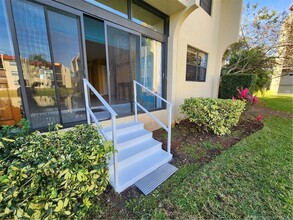 2050 Oleander Blvd in Fort Pierce, FL - Building Photo - Building Photo