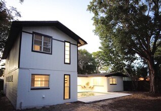 405 Shore Dr E in Oldsmar, FL - Building Photo - Building Photo