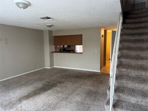 1758 Mill Run Cir in Tampa, FL - Building Photo - Building Photo