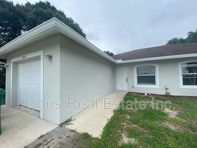 6510 Rosewood Dr in Englewood, FL - Building Photo