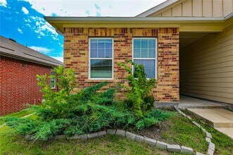 746 Wilshire Dr in Lavon, TX - Building Photo - Building Photo