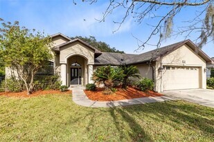 4924 Raylene Way in St. Cloud, FL - Building Photo