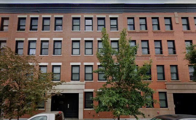 61 Chelsea St, Unit 3B in Boston, MA - Foto de edificio - Building Photo