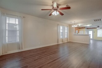 18923 Atasca Oaks Dr in Humble, TX - Building Photo - Building Photo
