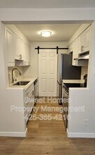 12107 NE Bel Red Rd in Bellevue, WA - Building Photo - Building Photo