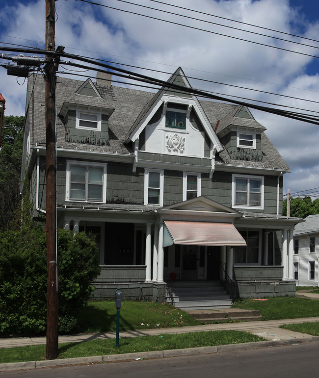 5 Units in Binghamton, NY - Foto de edificio - Building Photo