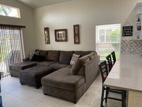 5308 Moon Shadow Ln in Greenacres, FL - Foto de edificio - Building Photo