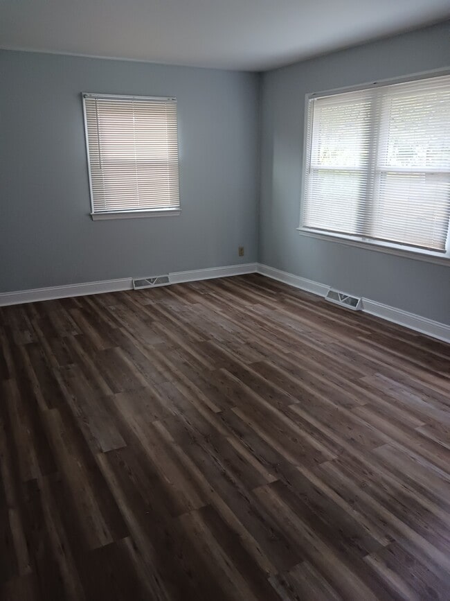 1507 Woodbriar Ave in Greensboro, NC - Building Photo - Building Photo