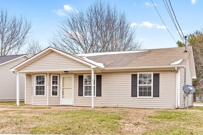 1042 Shadow Ridge Ave in Oak Grove, KY - Building Photo - Building Photo