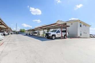 2601 Lomas Del Sur Boulevard in Laredo, TX - Foto de edificio - Building Photo