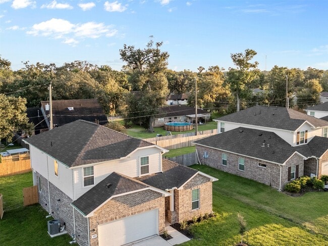 property at 414 Magnolia Ln