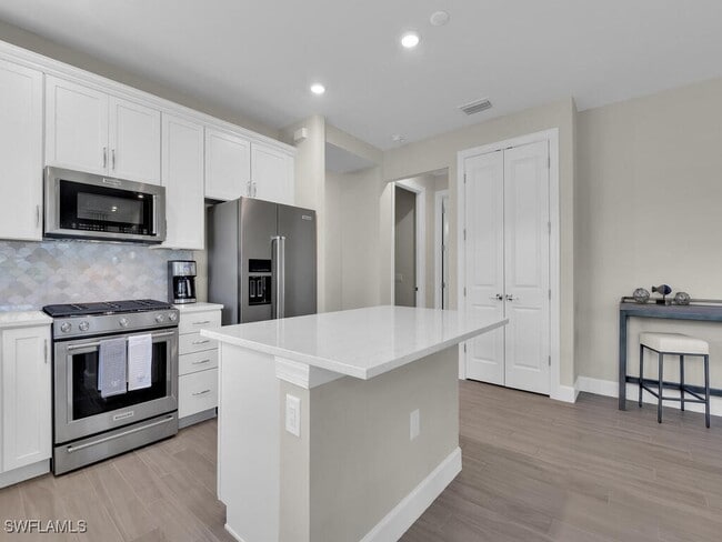 11694 Canal Grande Dr