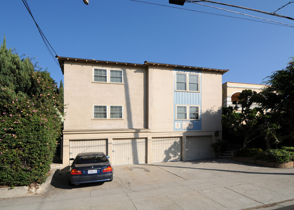 Deluxe Apartments in Los Angeles, CA - Building Photo