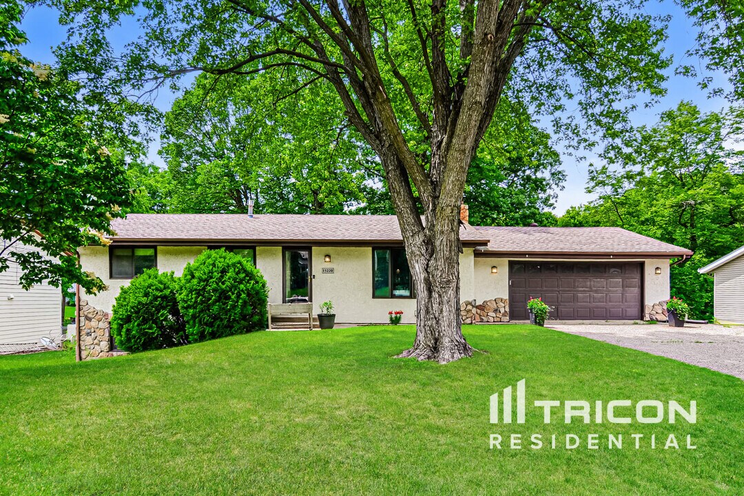 15220 Forest Cir SE in Prior Lake, MN - Building Photo