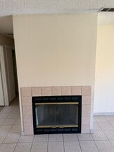 3 Bed 2 bath in Southwest Bakersfield in Bakersfield, CA - Building Photo - Building Photo