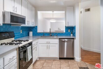 6638 Clybourn Ave in Los Angeles, CA - Building Photo - Building Photo