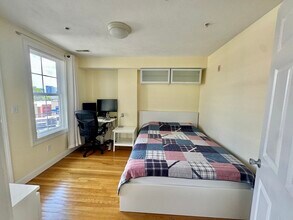32 Parker St in Boston, MA - Building Photo - Building Photo