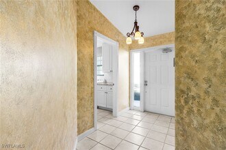 5021 Ventura Ct in Naples, FL - Foto de edificio - Building Photo