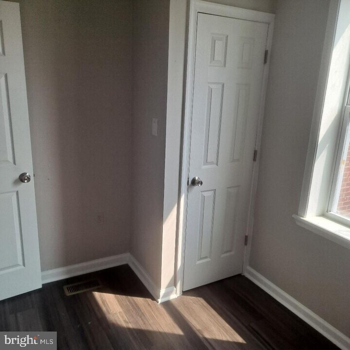 566 Sentner St Photo